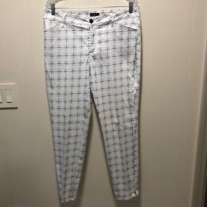 NYDJ Ankle Crop White and Black Dotted Jean/Pant